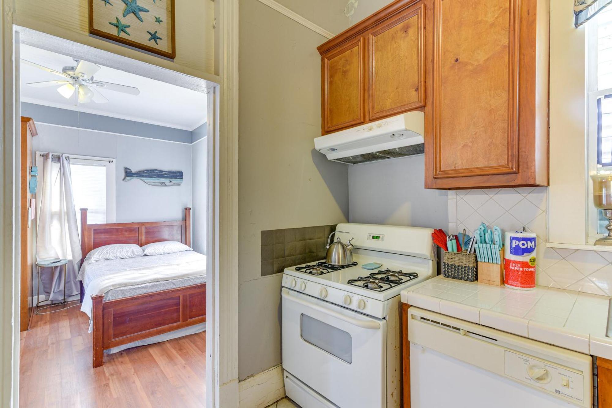 Coastal Galveston Studio About 1 Mi To Beach! Bagian luar foto